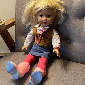 Madam Alexander  2009 18” vinyl/cloth doll